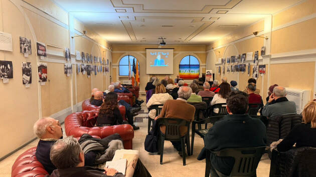 (CR) In molti alla mostra ed al dibattito su Enrico Berlinguer 