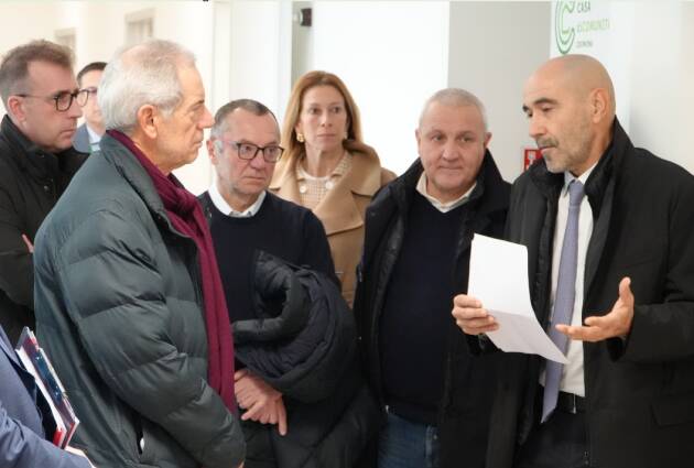 ASST CREMONA  L’ASSESSORE GUIDO BERTOLASO IN VISITA ALL’ASST