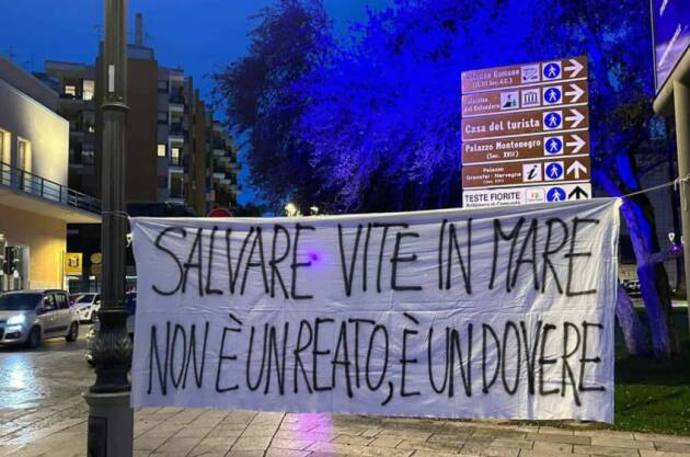 Pianeta Migranti. Il diritto internazionale obbliga a salvare i migranti in mare.