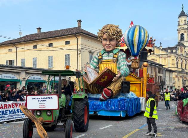 Crema 'TUTTO ESAURITO'  PER LA PRIMA SFILATA DEI CARRI ALLEGORICI DEL CARNEVALE CREMASCO
