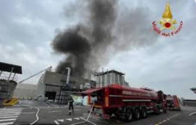 (CR) Incendio alla Magic Pack, revocata l’ordinanza per gli abitanti di San Savino