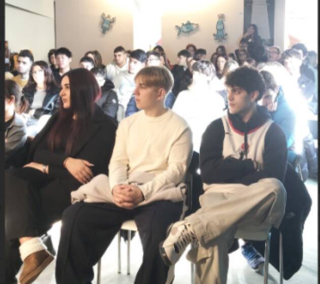 Bullismo a scuola: 67mila studenti collegati con il Cardinale Zuppi e Gherardo Colombo