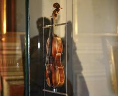 (CR)  MDV Di padre in figlio: la famiglia Guarneri 