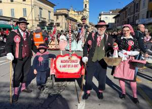 GRAN CARNEVALE CREMASCO DOMENICA 22 FEBBRAIO ULTIMA SFILATA DEI CARRI ALLEGORICI