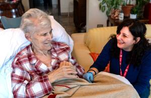  Anziani fragili e soli, VIDAS lancia una campagna  per rafforzare l’assistenza domiciliare