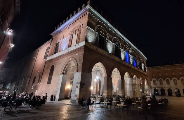 (CR) Nuova  illuminazione palazzo comunale In arrivo