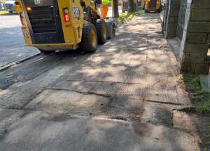 (CR) Iniziata la sistemazione dei marciapiedi in vari quartieri cittadini