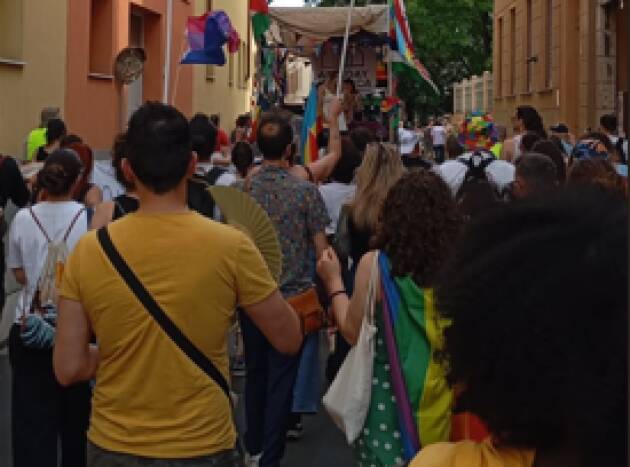 Arcigay Un fiume rainbow ha attraversato la città per la terza edizione del Cremona Pride.