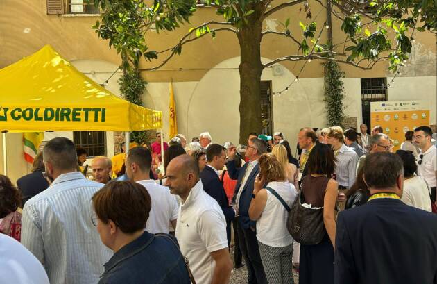 Coldiretti a Mantova il nuovo mercato coperto Campagna Amica