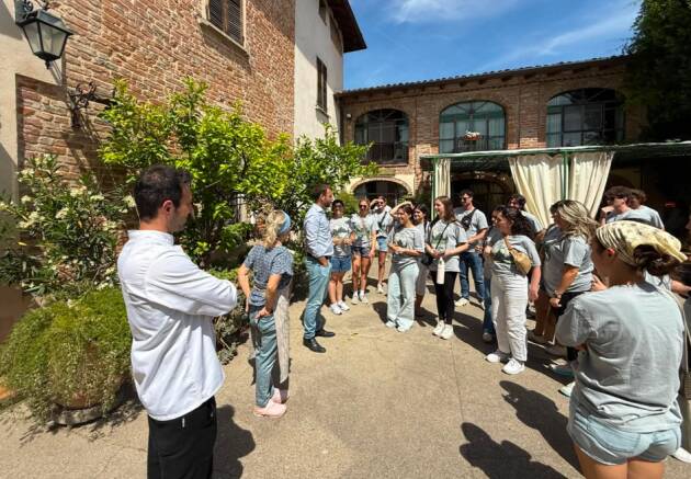 TORRE DE' PICENARDI ACCOGLIE GLI STUDENTI  NATIONAL ITALIAN AMERICAN FOUNDATION