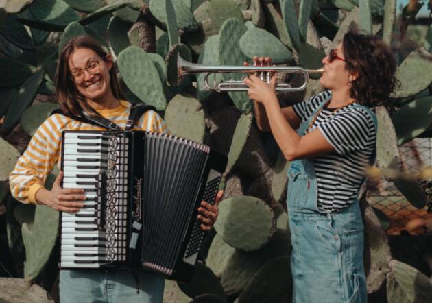 SOMS Un viaggio musicale tra Brasile e Balcani