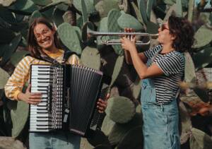 SOMS Un viaggio musicale tra Brasile e Balcani