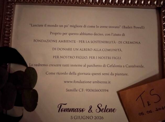 CASTELVERDE, UNA QUERCIA ROSSA PER CELEBRARE L’AMORE E IL FUTURO