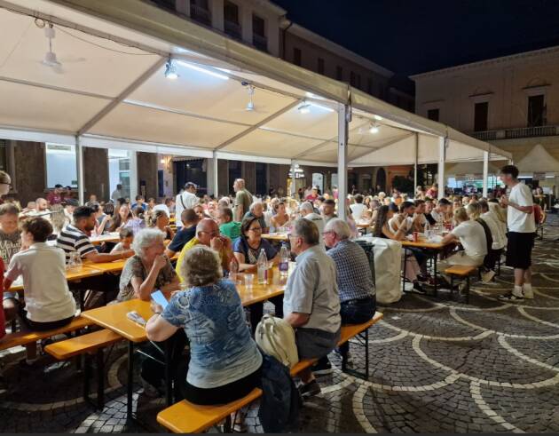 Crema CHIACCHIERE E TORTELLI: BONTÀ, TRADIZIONE E DE.CO.