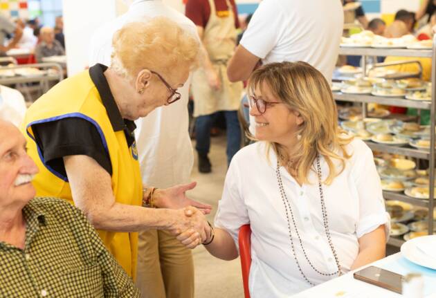 (MI) FERRAGOSTO. IMMAGINI DEGLI INCONTRI DI ANNA SCAVUZZO E DI  BOTTERO E BERTOLÈ