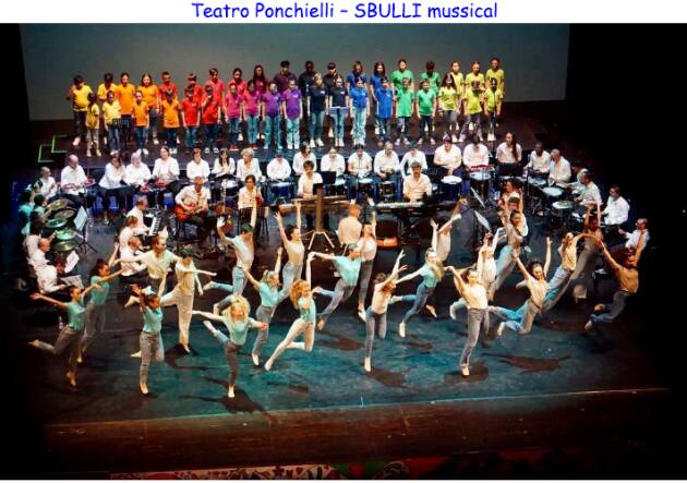 (CR) AIDA festeggia i 25 anni con FLASH MOB LIBERE INSIEME CONTRO LA VIOLENZA