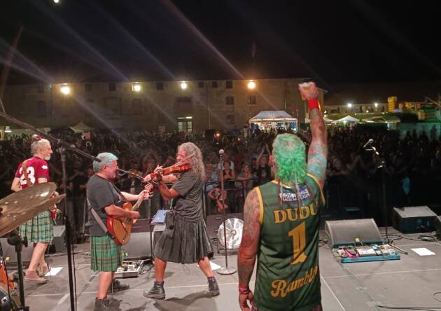 Modena City Ramblers alla BARricata: oltre mille presenze