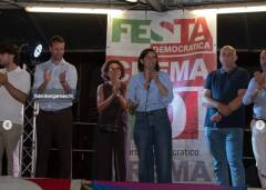 Elly Schlein alla Festa Unità di Crema tanta gente ad ascoltarla ed ad applaudire. 