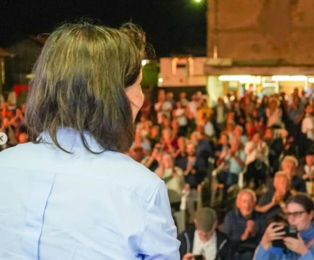 Elly Schlein alla Festa Unità di Crema tanta gente ad ascoltarla ed ad applaudire. 
