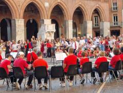 (CR) AIDA ha festeggiato i 25 anni con FLASH MOB LIBERE INSIEME CONTRO LA VIOLENZA
