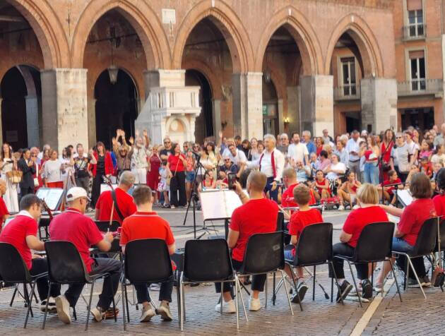Magicamusica celebra l’impegno di Aida Cremona e dice no alla violenza di genere