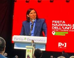 Reggio Emilia Elly Schlein (PD) Vinceremo le primarie e batteremo la Meloni