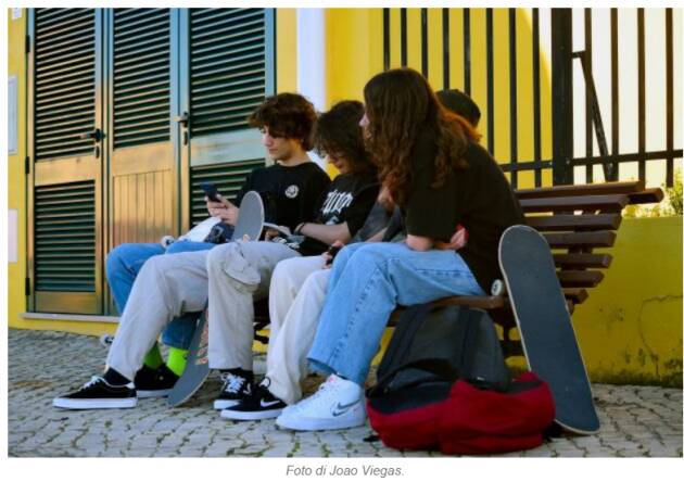 ZEUS L'EU Kids Act impone una stretta sui social in Europa
