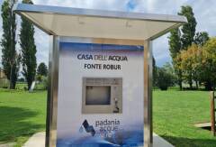 Derovere, attiva Fonte Robur: apre la nuova casa dell’acqua di Padania Acque