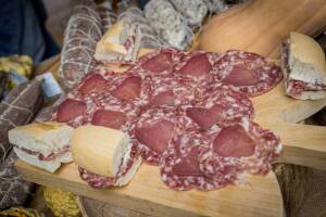 DAL SALAME ALLO CHAMPAGNE A QUELLO VEG: A CREMONA AL VIA L’8ª FESTA DEL SALAME