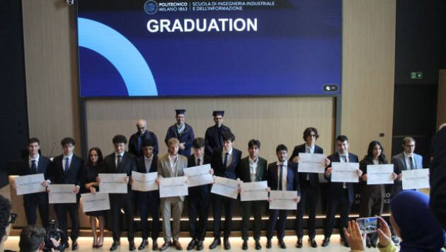 33 LAUREATI IN INGEGNERIA AL CAMPUS DI CREMONA