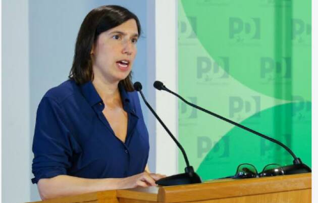 SCHLEIN convince la Direzione del PD che vota all'unanimità la sua relazione 