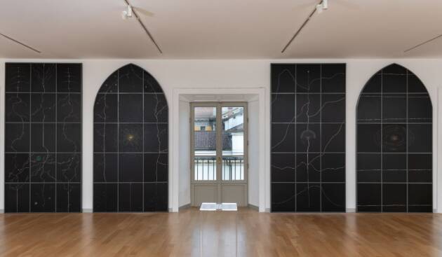 (MI) AL NOVECENTO LA MOSTRA “TOMMASO TRINI. LA TERRA VISTA DALLA LUNA”