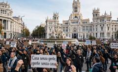 I giovani spagnoli e francesi  protestano sulla casa e sulla scuola | Gian Carlo Storti
