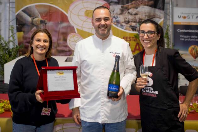 IL SALAME STELLATO ALLO CHAMPAGNE OTTIENE L’OSCAR ALLA FESTA DI CREMONA