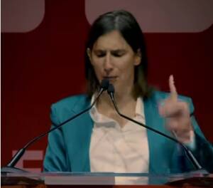 Elly Schlein si candida Presidente del Consiglio con o senza primarie