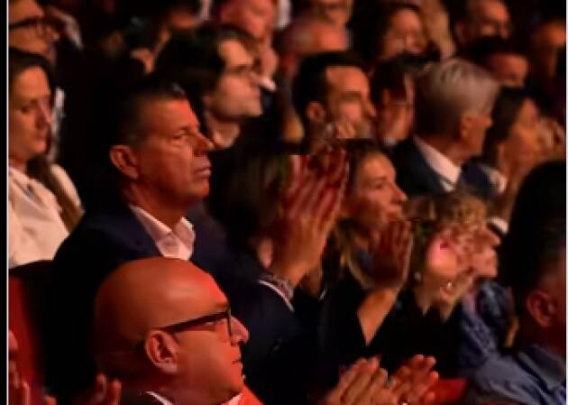 Elly Schlein si candida Presidente del Consiglio con o senza primarie
