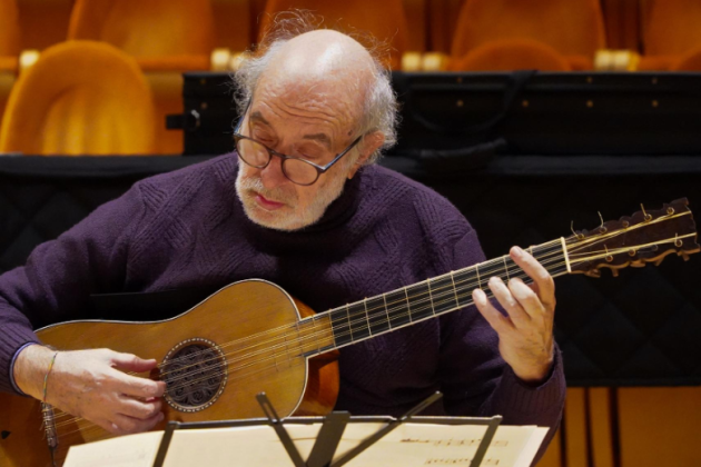MDV La chitarra Sabionari di Antonio Stradivari supera  il confine invisibile